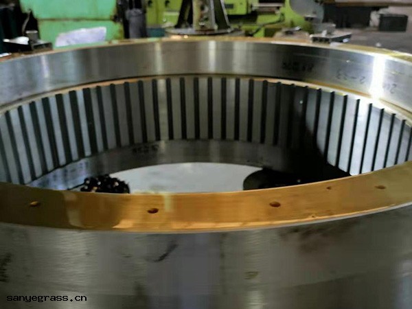 加工中(zhōng)的齒圈