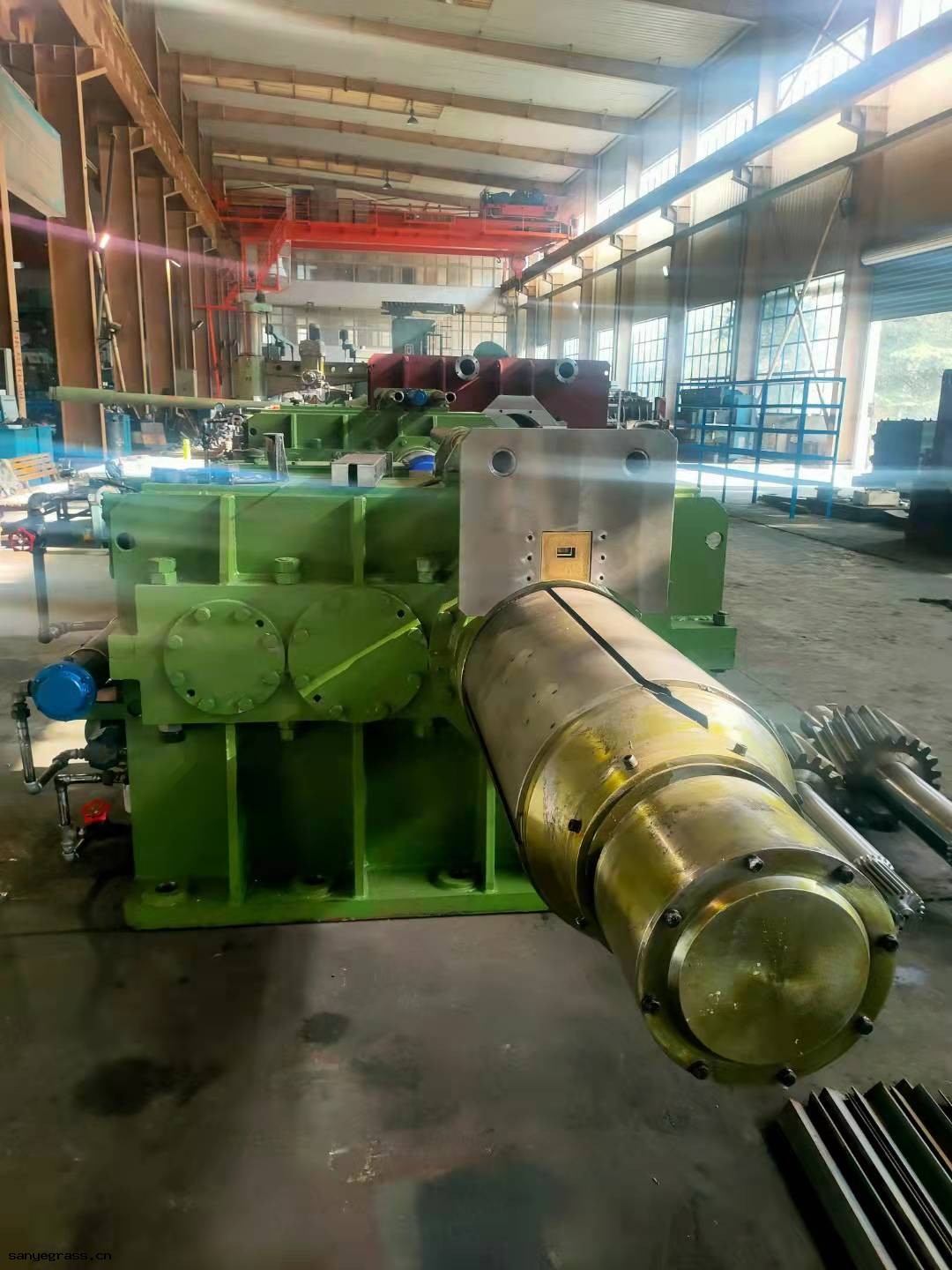 努力拼搏	
，創造輝煌